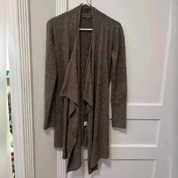 BAREFOOT DREAMS Bamboo Calypso Wrap
Cardigan #436 in Cocoa - Picture 4 of 7